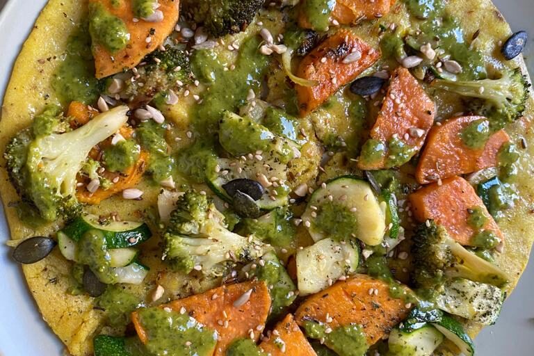 Brokkoli-Ingwer-Suppe im Blattwerk Café