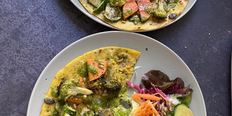 Selbstgebackenes Brot Bad Homburg Selbstgebackenes Vollkornbrot im Blattwerk Café